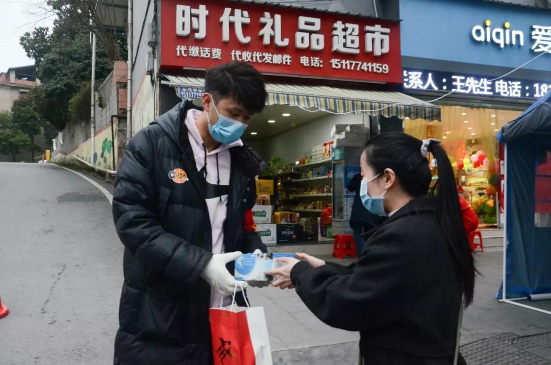 思南VS碧江篮球直播视频，一场跨越乌江的兄弟之争，到底该怎么看？