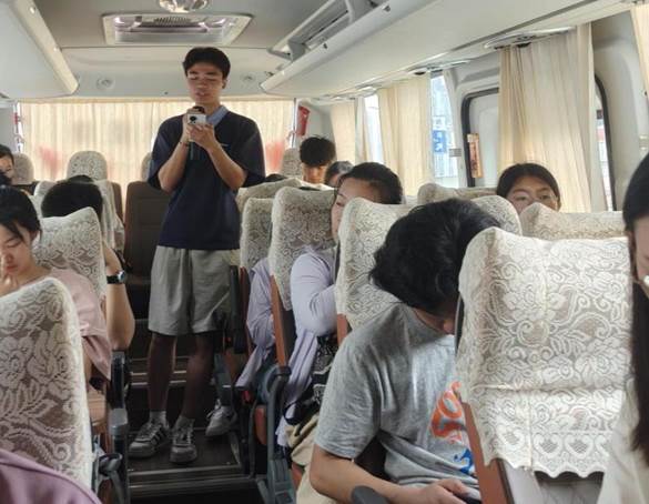 61a1af1043a834e74855c9bd8ed36a93_compress