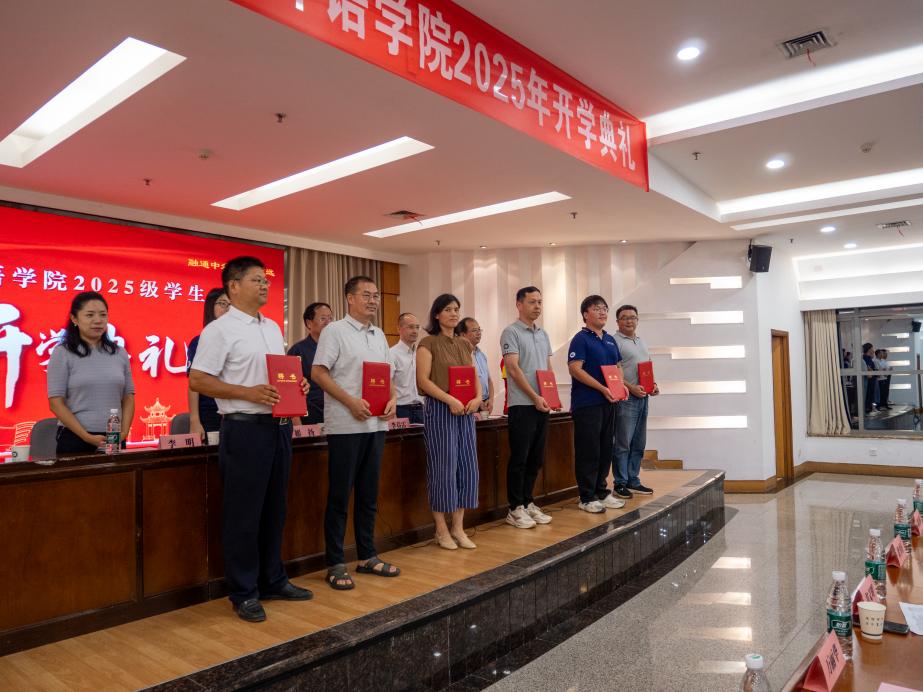 888d6e7af8c10ecadaa1a756464a2dfc